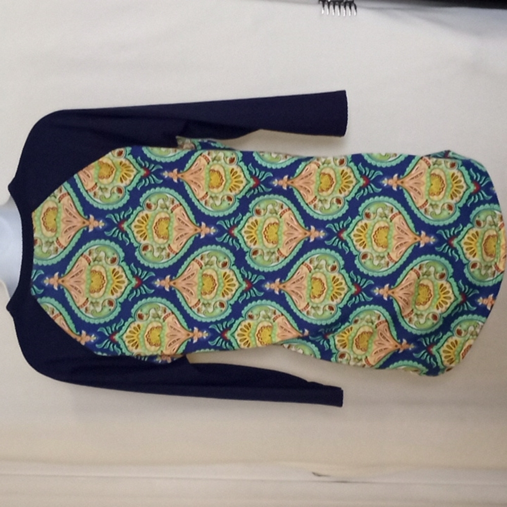LuLaRoe Top Size S - Picture 2 of 7